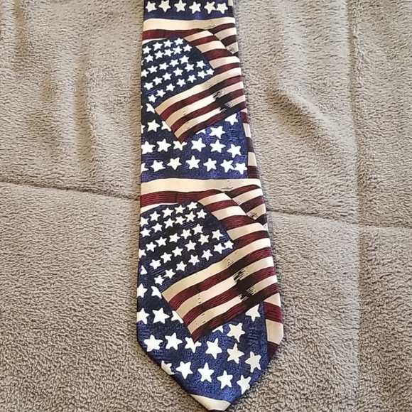 3 Holiday Ties - Picture 2 of 4